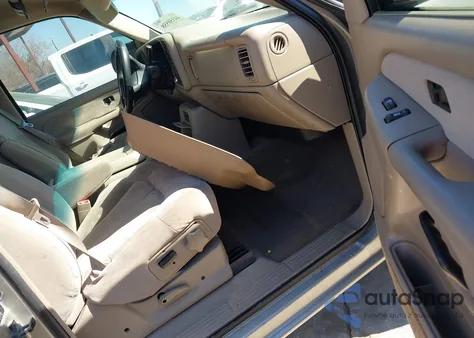 2002 Chevrolet Silverado 1500 Ls z USA, uszkodzony, nr VIN 2GCEK19T721351174